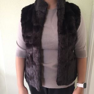 ❗️SOLD❗️Banana Republic Faux fur vest